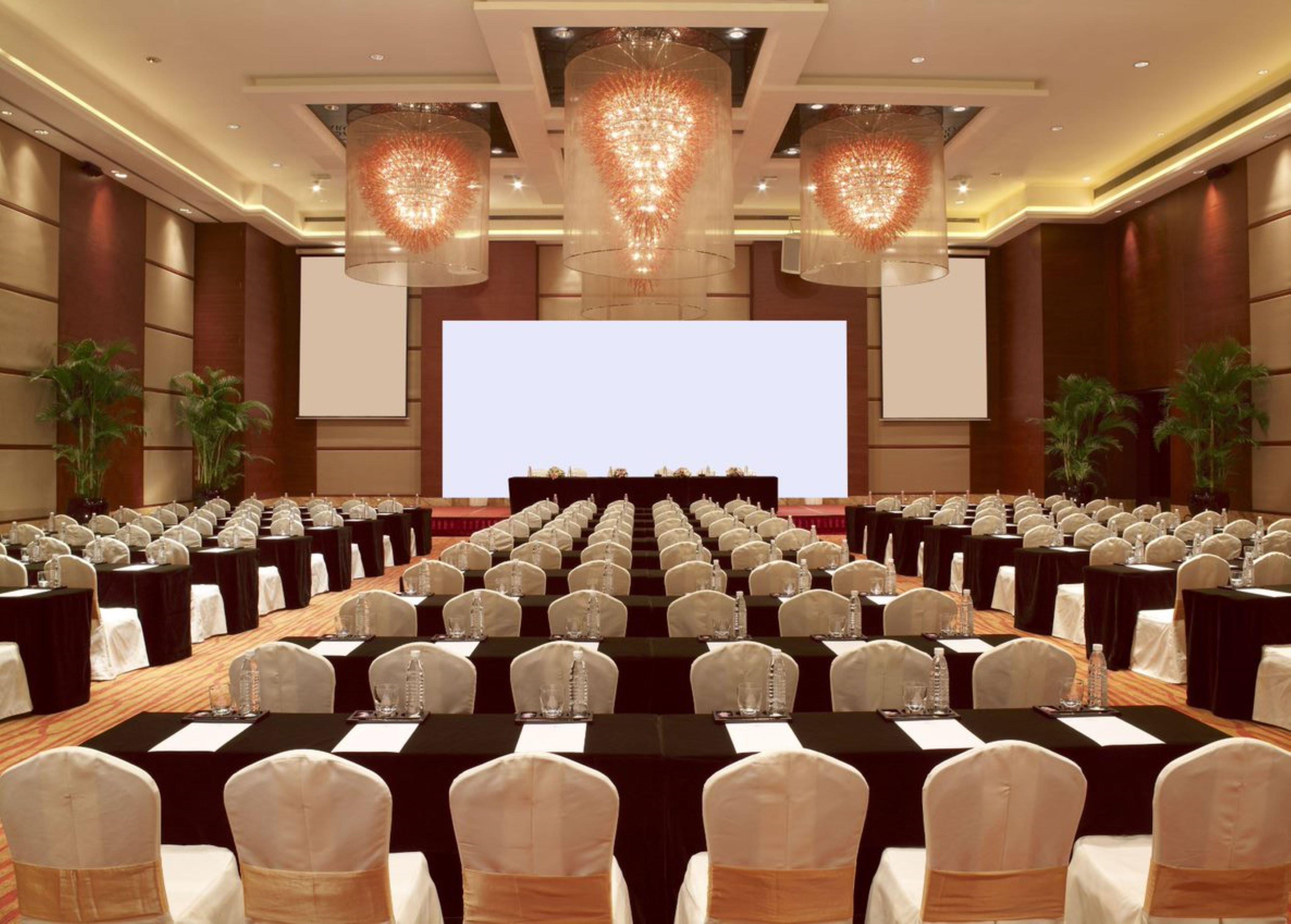 Crowne Plaza Futian, Near To Convention&exhibition Centre, Stock Exchange And Civic Center, Outdoor Heated Pool