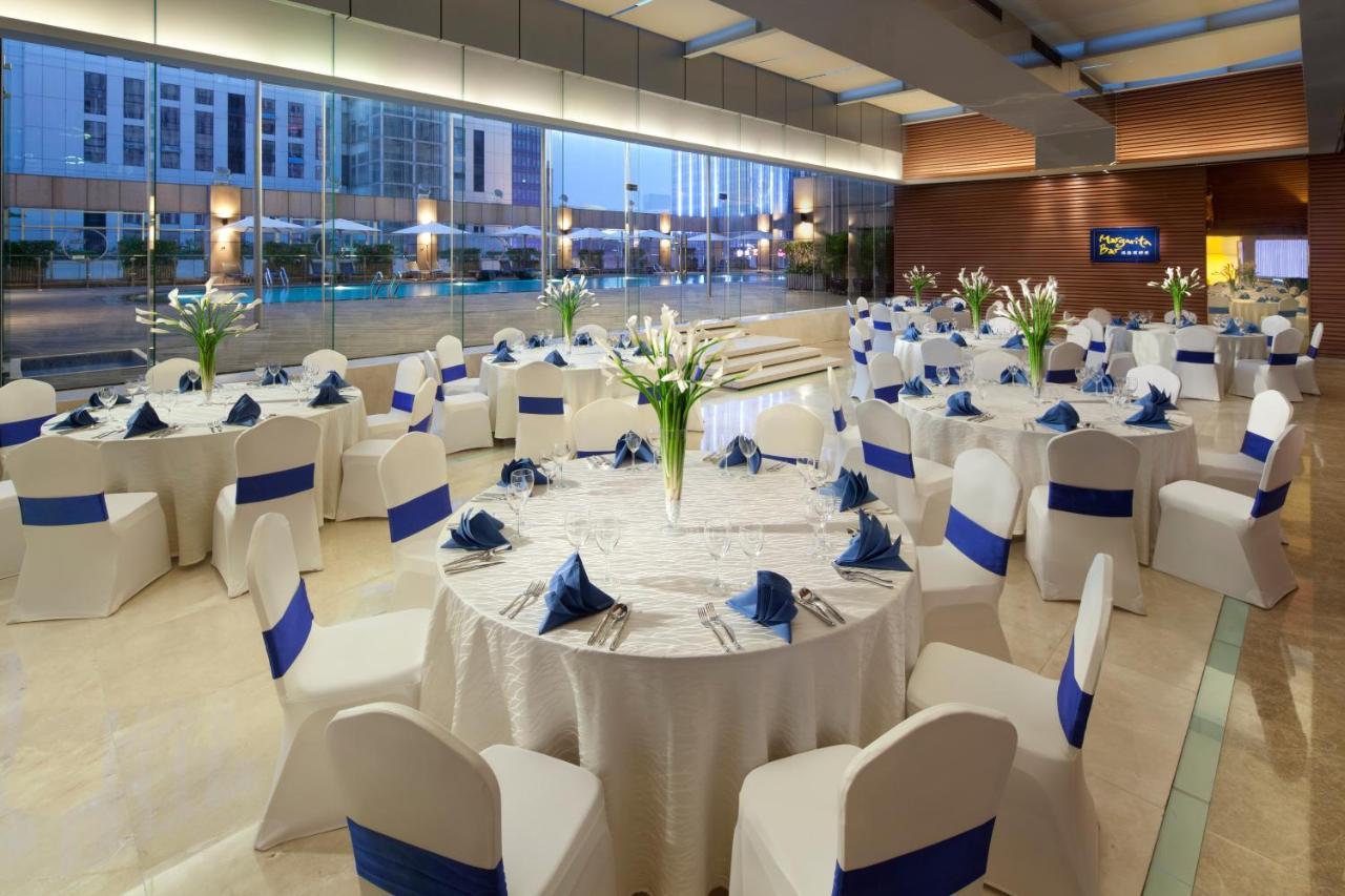 Crowne Plaza Futian, Near To Convention&exhibition Centre, Stock Exchange And Civic Center, Outdoor Heated Pool โรงแรม 5*