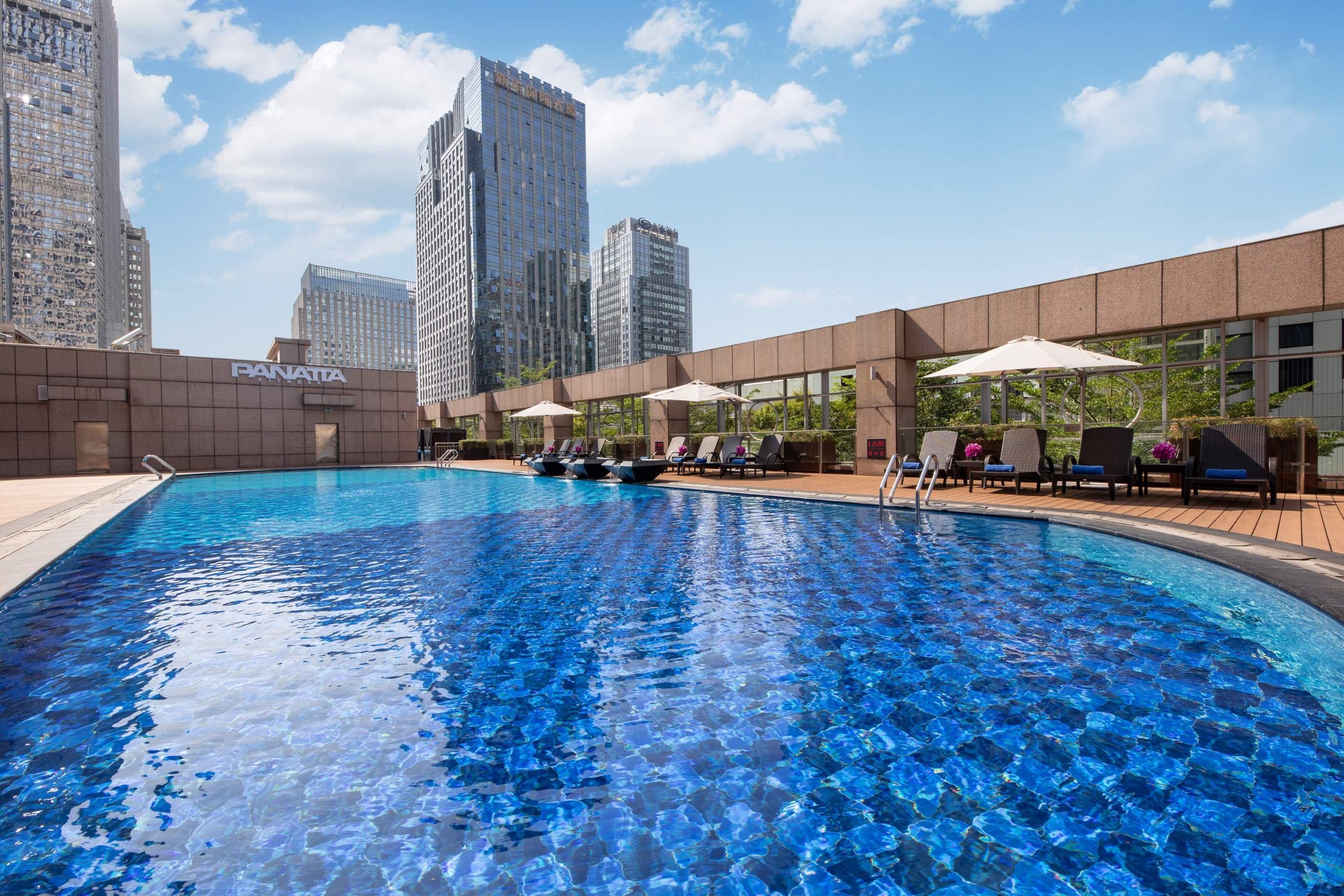 Crowne Plaza Futian, Near To Convention&exhibition Centre, Stock Exchange And Civic Center, Outdoor Heated Pool โรงแรม 5*