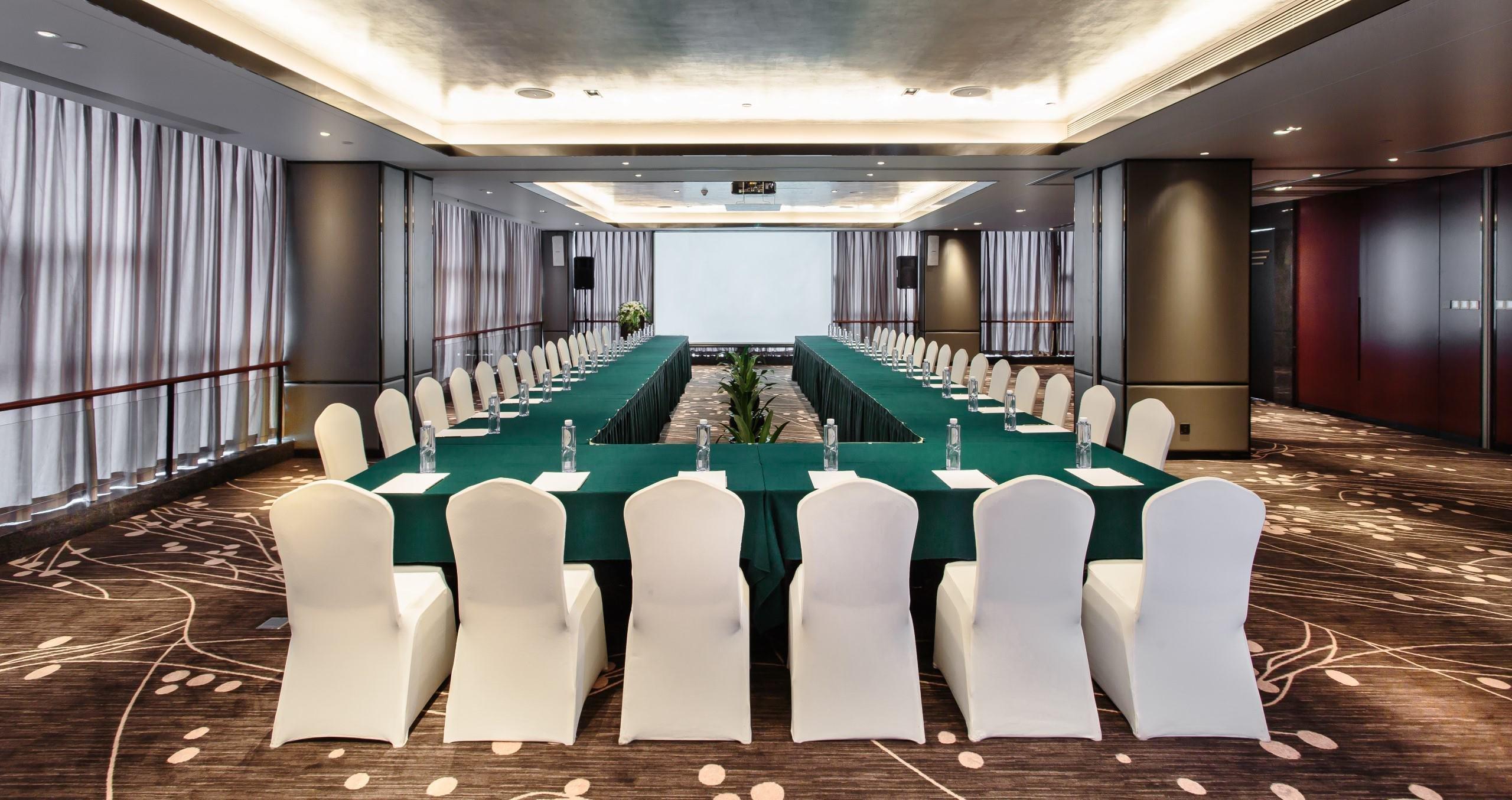 Crowne Plaza Futian, Near To Convention&exhibition Centre, Stock Exchange And Civic Center, Outdoor Heated Pool โรงแรม 5*