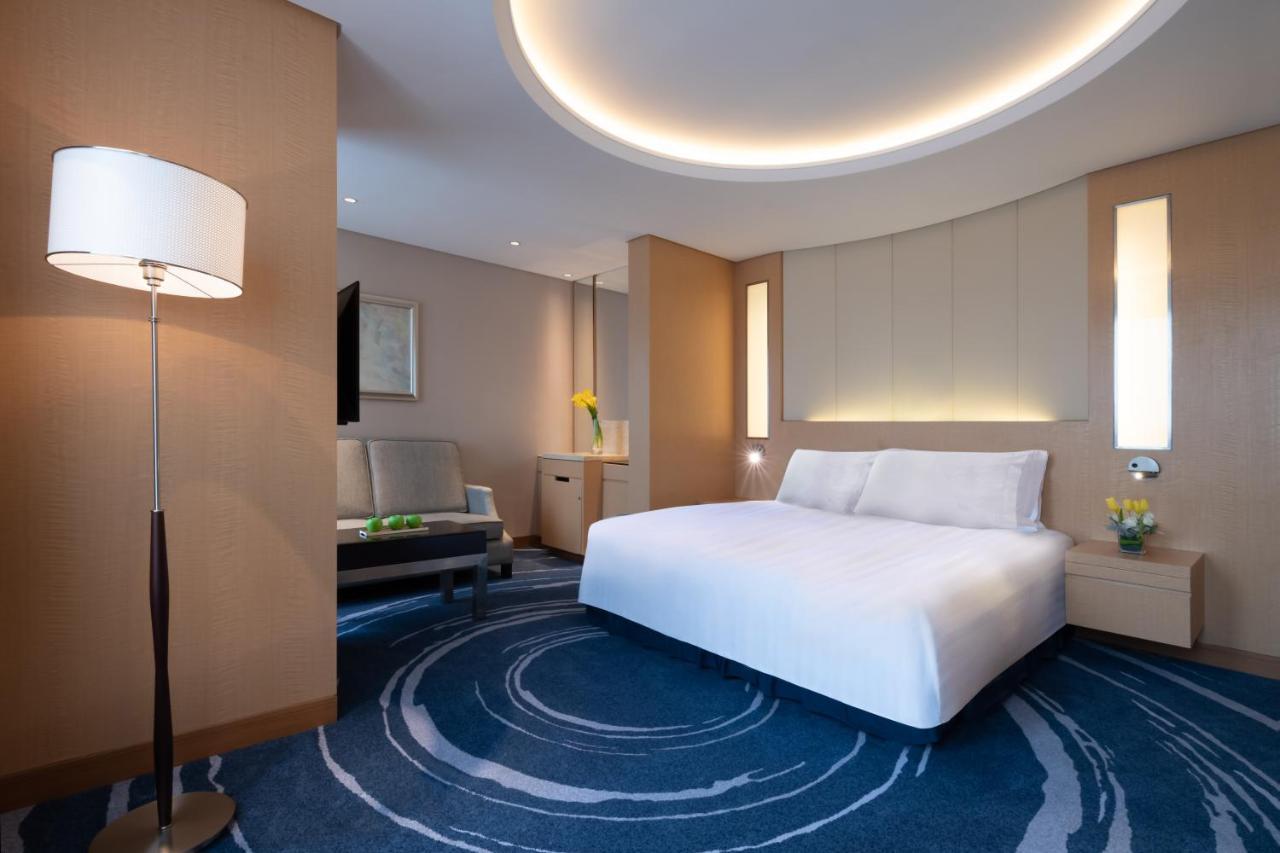 Crowne Plaza Futian, Near To Convention&exhibition Centre, Stock Exchange And Civic Center, Outdoor Heated Pool ホテル 深セン市